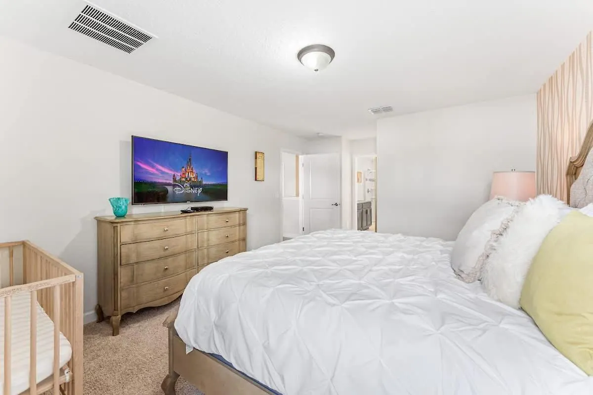 6 Bedroom Book Now Low Price Cg9084 ダベンポート