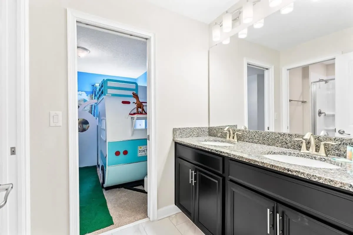 Holiday home 6 Bedroom Book Now Low Price Cg9084 Davenport United States